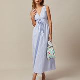 Plava V-Izrezana Maxi Haljina sa Nabranim Prugama