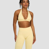 Elevate™ Sculpting Seamless V-Neck Halter Bra | Zlatno Puter