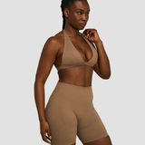 Elevate™ Sculpting Seamless V-Neck Halter Bra | Kestenjastosmeđi