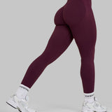 Elevate™ Sculpting Mid Waist Scrunch Leggings | Zimska šljiva