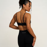 Elevate™ Sculpting Seamless Scoop Neck Bra | Noćna Crna