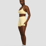 Elevate™ Sculpting Seamless Scoop Neck Bra | Zlatno Puter