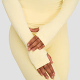 Elevate™ Sculpting Seamless V-Neck Top | Zlatno Maslac