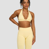 Elevate™ Sculpting Seamless V-Neck Halter Bra | Zlatno Puter