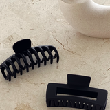 Regina Matte Claw Clip - Crna
