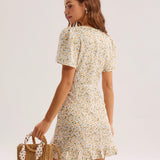 ŽYellow Floral V-Neck Mini Dress